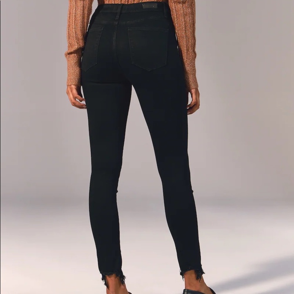 NWOT Abercrombie & Fitch High Rise Super Skinny Ankle Jeans w Ripped Hem